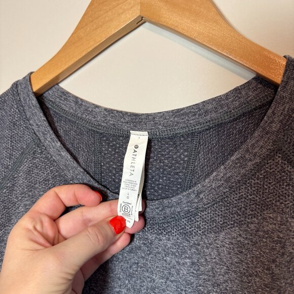 Athleta Women’s Momentum Seamless Short Sleeve Tee Size Large in Grey - Picture 4 of 5